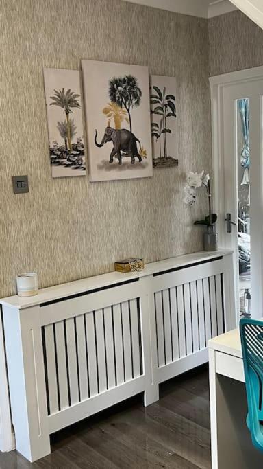 Cheerful 3 Bedroom Townhouse With Free Parking. Billericay Ngoại thất bức ảnh